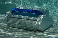 AI-Powered Pool Cleaning Robots Image 2