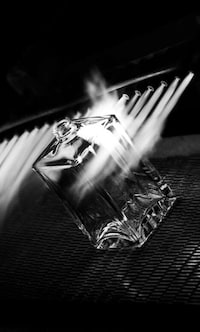 Physical Luxe Perfumerie Pop-Ups Image 2