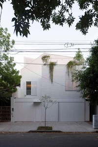 Contemporary All-White Homes Image 4