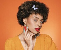 Limited-Edition Make-Up Bundles Image 6