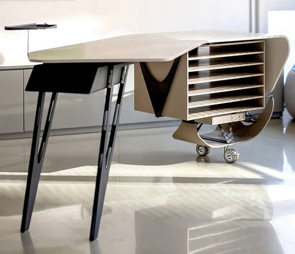 Adaptable Mobile Professional Desks : Airy Office Desk