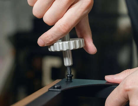 Compact Spinning Screwdrivers