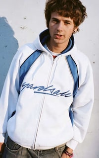 Expansive Summer-Ready Skate Fashion Image 2