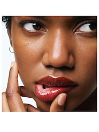Tinted Lip-Plumping Compounds Image 3
