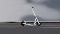 Race Car-Inspired Electric Scooters Image 2