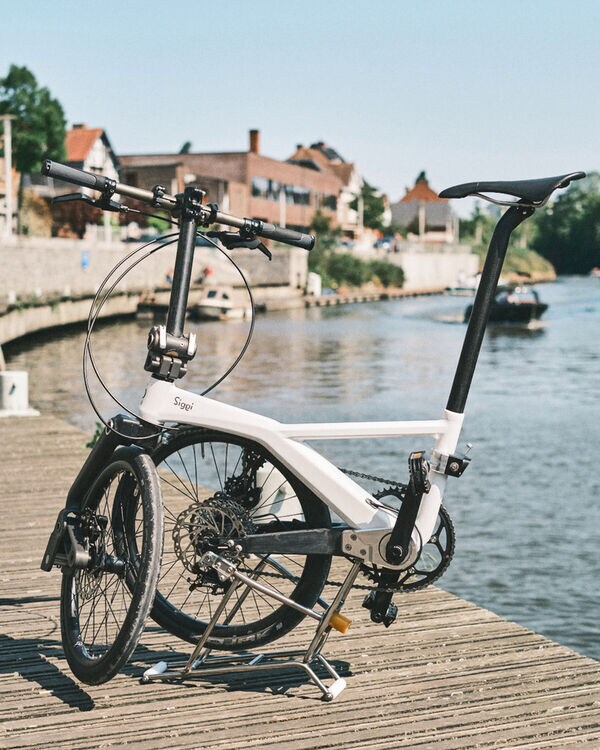 Featherweight Folding E-Bikes Image 2