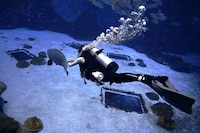 Waist-Worn Underwater Thrusters Image 1