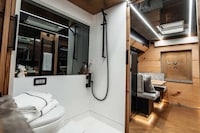 Ruggedly Chic Luxury Motorhomes Image 5