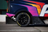 Riproaring Electric Vans Image 7