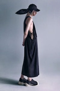 Organic Sleek Avant-Garde Sneakers Image 2