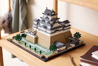 Japanese Castle-Themed Puzzle Sets Image 1