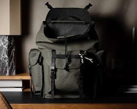 Mountaineer-Inspired Urbanite Knapsacks Image 2