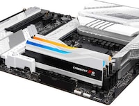 White System Memory Cards Image 1