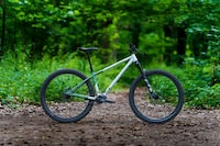 Smart-Shifting Trail Bicycles Image 3