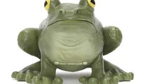 Frog-Resembling Luxe Clutch Bags Image 2