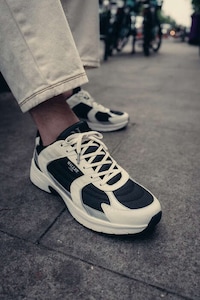 Commuter-Focused Sneaker Models Image 1