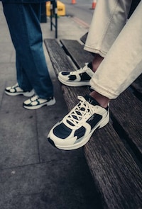 Commuter-Focused Sneaker Models Image 2
