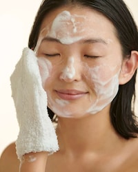 Mushroom-Infused Solid Cleansers Image 2