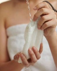 Mushroom-Infused Solid Cleansers Image 4