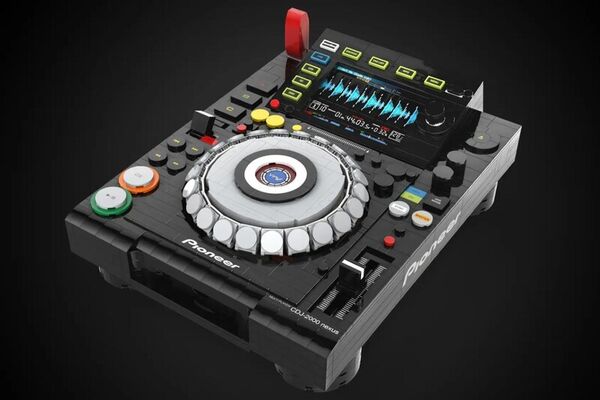 DJ Console-Inspired Puzzle Sets