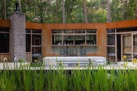 Geometric Structural Forest Homes Image 2