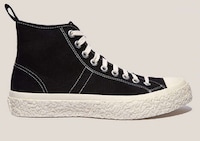 Simplistic Vulcanized Shoe Capsules Image 1
