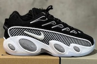 Futuristic Rapper-Backed Shoes Image 2
