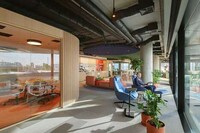 Playful Contemporary Offices Image 6