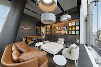 Contemporary Guitar Stores Image 5