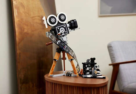 Old Film-Honoring Puzzle Collectibles