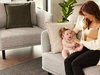Ultra-Compact Breast Pumps Image 2