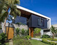 Harmonious Modern Beach Houses Image 2