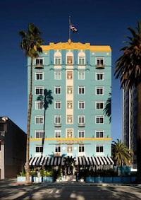 Restored Art Deco Hotels Image 5