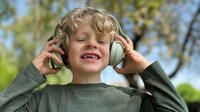 Adaptable Kids' Headphones Image 2