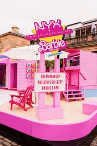 Beautifying Beach Club Pop-Ups Image 3