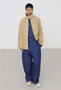 Summer-Ready Layered Apparel Image 2