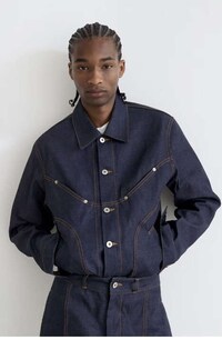 Summer-Ready Layered Apparel Image 3