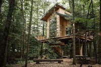 Solar Powered Luxe Treehouses Image 1