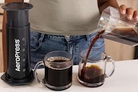 Couple-Friendly Portable Espresso Makers Image 2