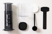 Couple-Friendly Portable Espresso Makers Image 3