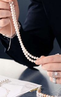 AI-Inspired Sparkling Jewelry Image 1