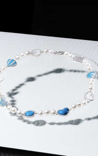AI-Inspired Sparkling Jewelry Image 3