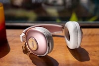 Sustainable Low-Impact Headphones Image 2