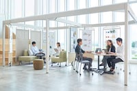 Japanese-Inspired Simplistic Offices Image 2