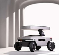Solar-Powered Charging Robots Image 5