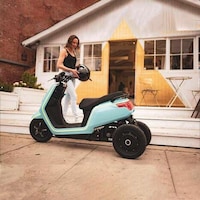 Three-Wheel Electric Scooters Image 3