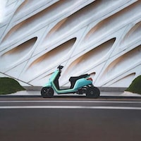 Three-Wheel Electric Scooters Image 4