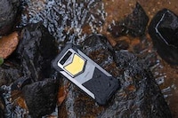 Rugged Flashlight-Equipped Smartphones Image 2