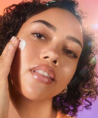 Water Cream Moisturizers Image 2