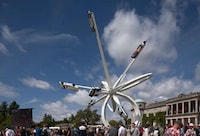Race Car-Inspired Dynamic Sculptures Image 2